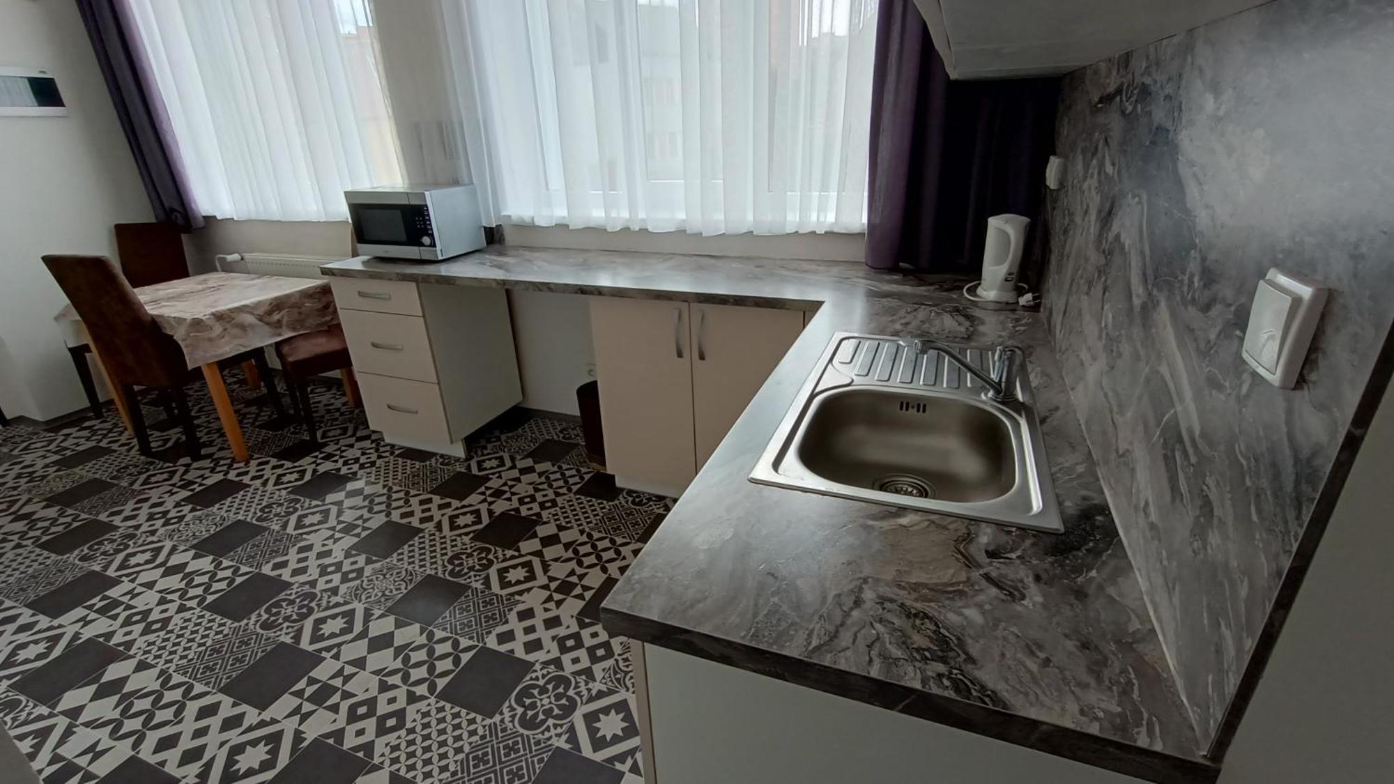 Apartments Gato Karlovy Vary Stara Role Exteriér fotografie
