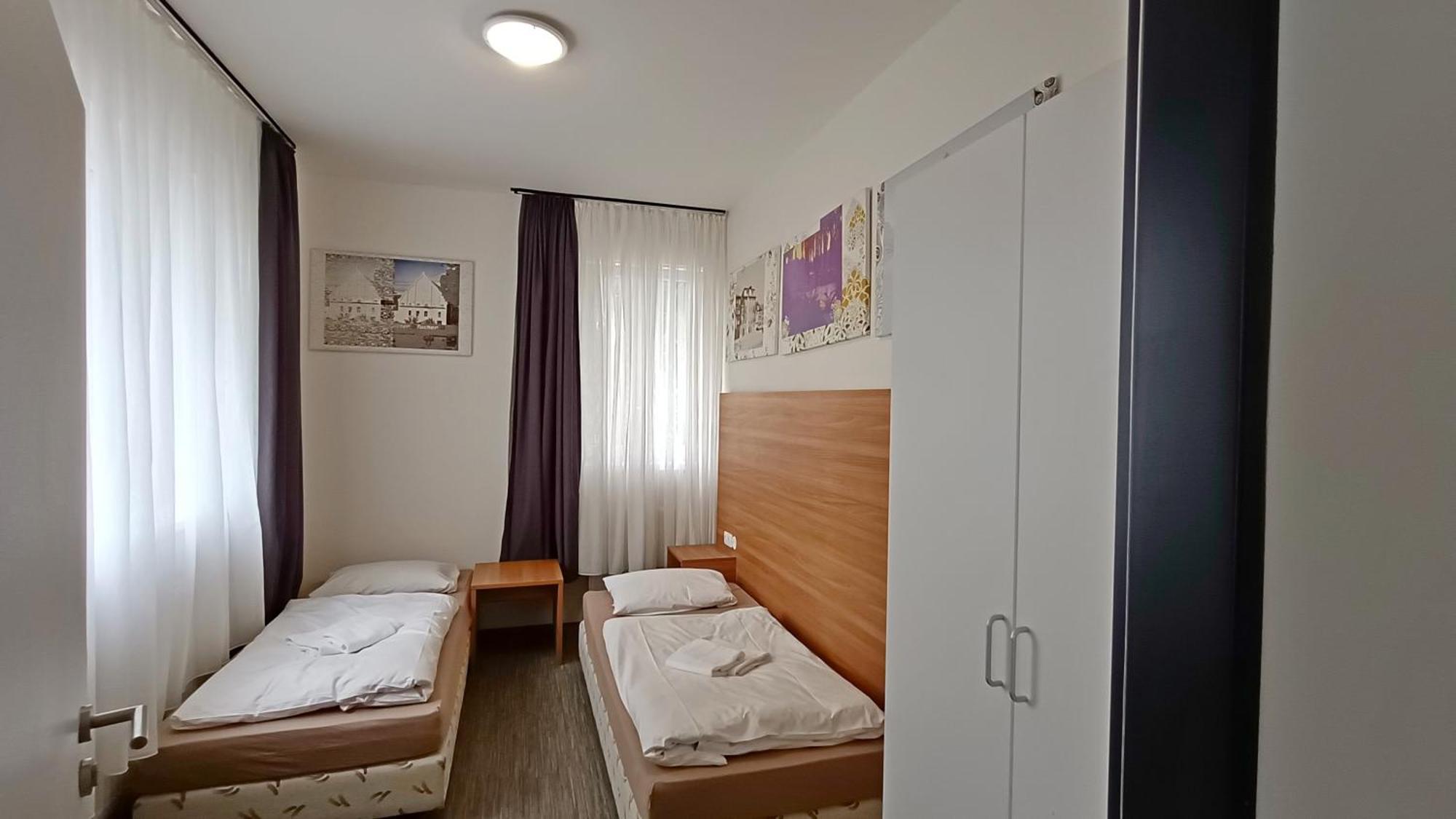 Apartments Gato Karlovy Vary Stara Role Exteriér fotografie